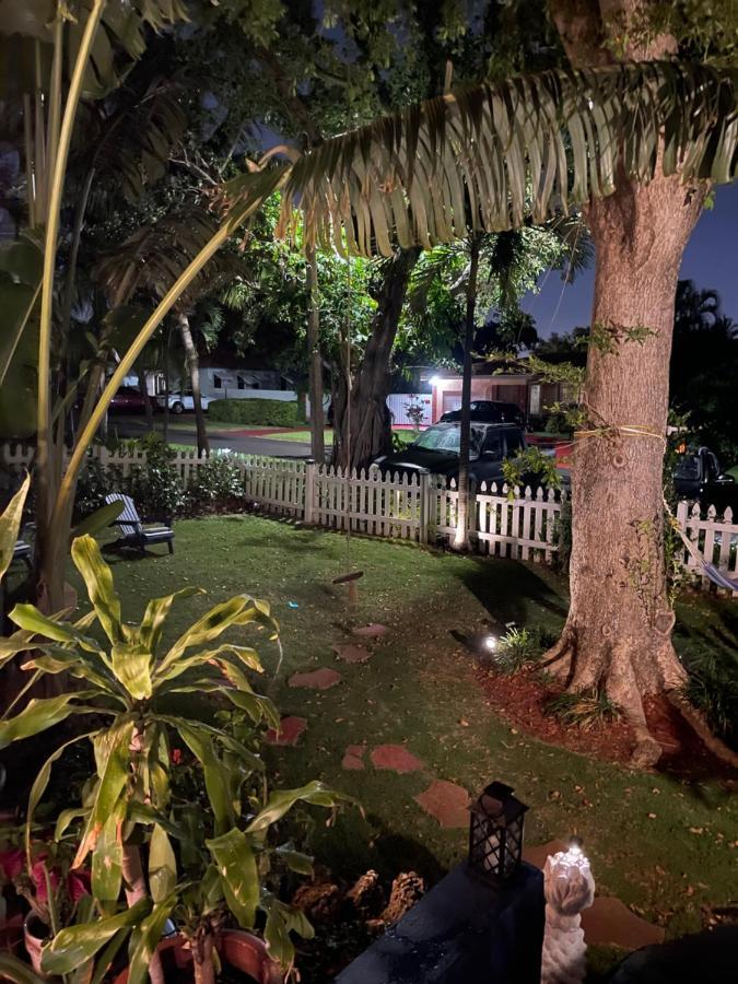 Ne Miami Cottage Екстериор снимка