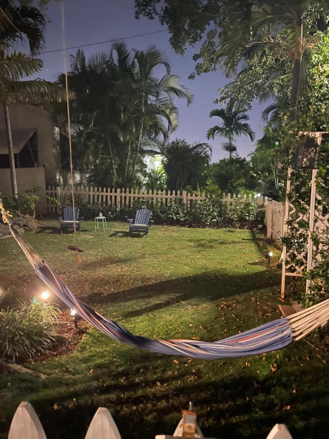 Ne Miami Cottage Екстериор снимка